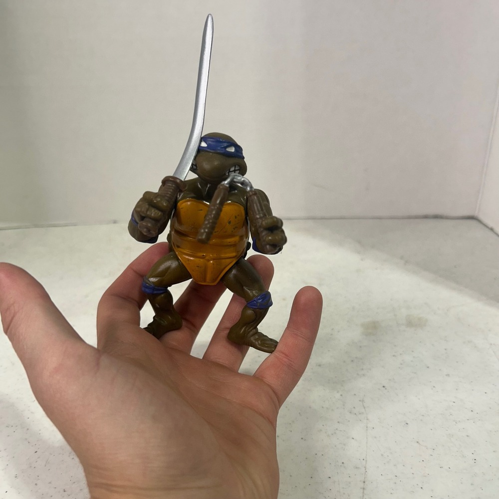 Vintage 1988 TMNT Leonardo Action Figure Playmates Toys Blue Bandana Katana